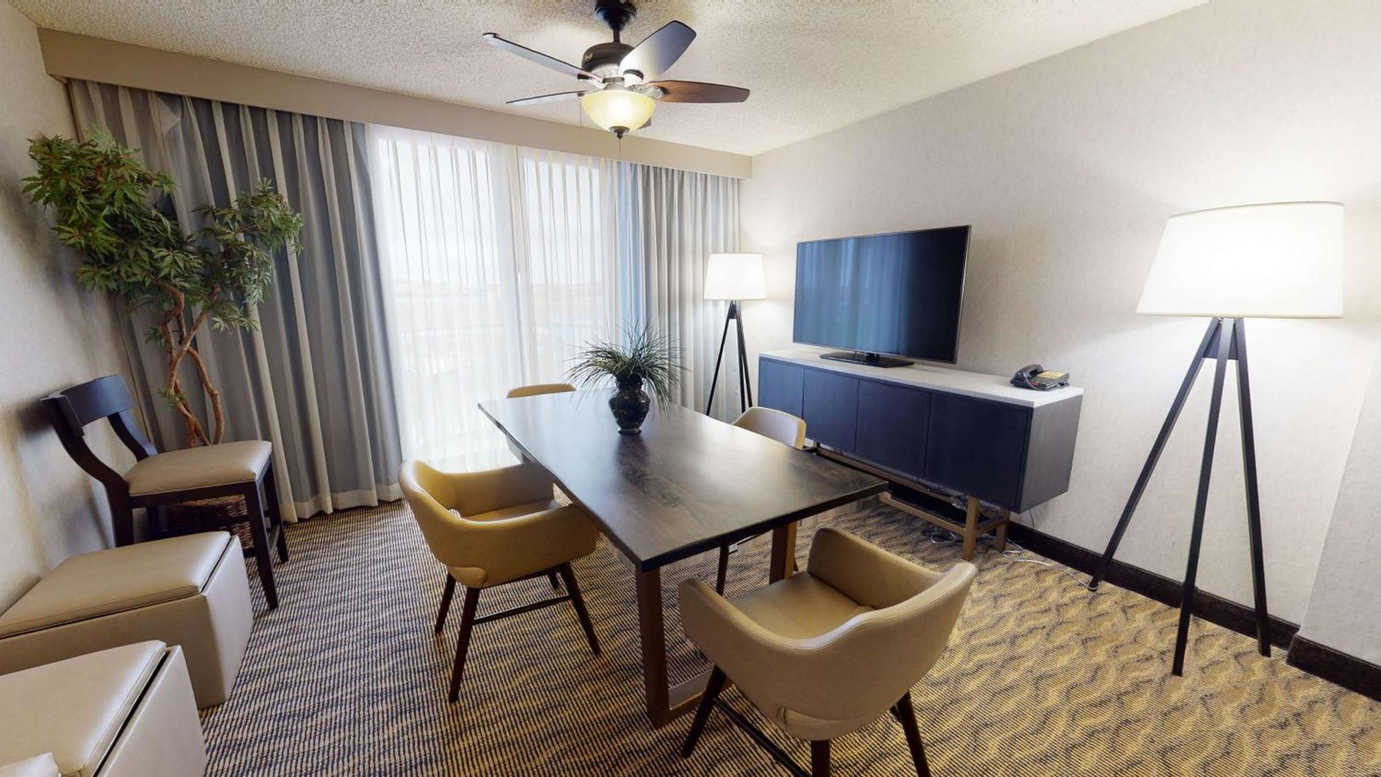 Embassy Suites By Hilton Oklahoma City Will Rogers Airport Exterior foto