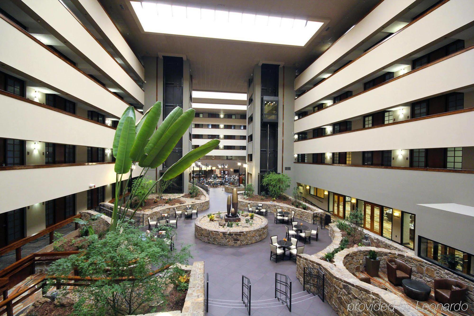 Embassy Suites By Hilton Oklahoma City Will Rogers Airport Exterior foto