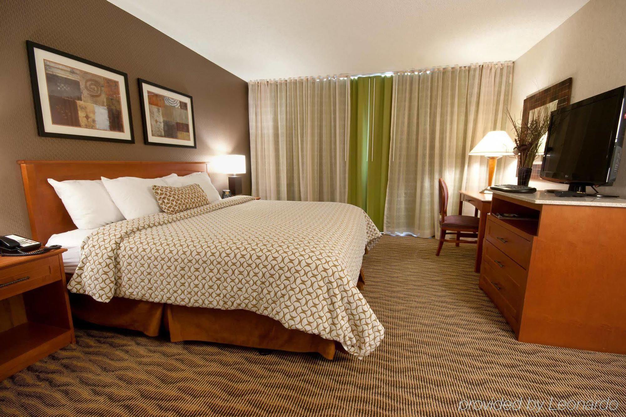 Embassy Suites By Hilton Oklahoma City Will Rogers Airport Exterior foto