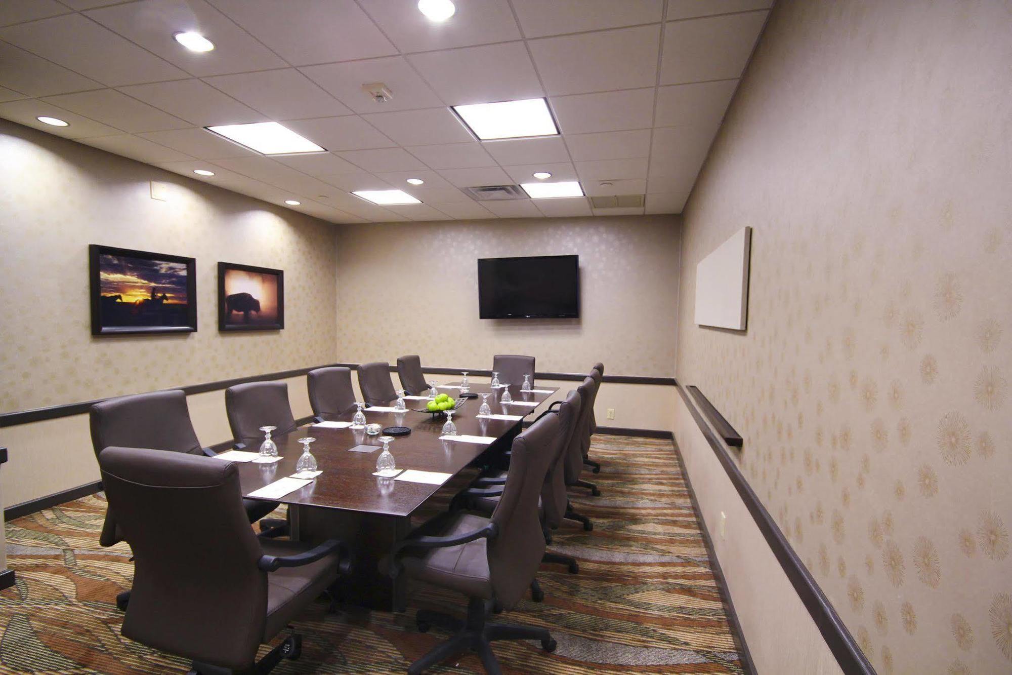 Embassy Suites By Hilton Oklahoma City Will Rogers Airport Exterior foto